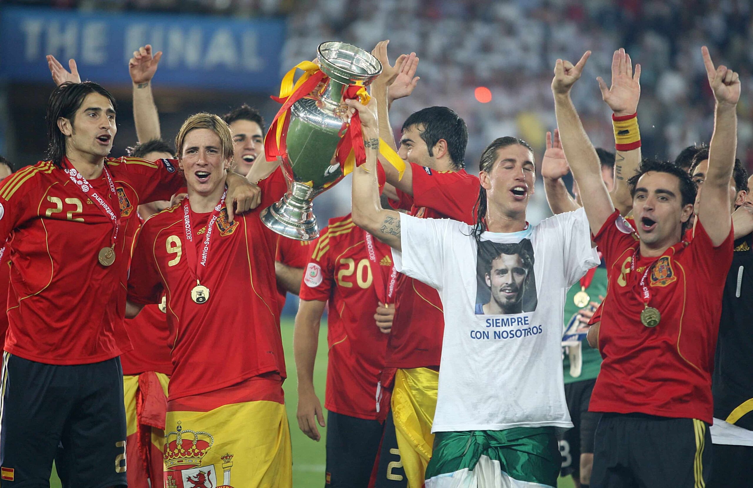 La época dorada de la selección española: Del triunfo en la Eurocopa 2008  al histórico triplete › Legends