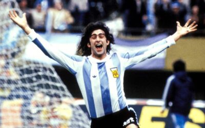 Mario Kempes, la leyenda argentina: único ganador, balón de oro y máximo goleador de un mismo Mundial