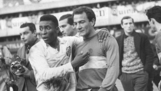 El dia que el Santos de Pelé se coronaba campeón de América por segundo año consecutivo